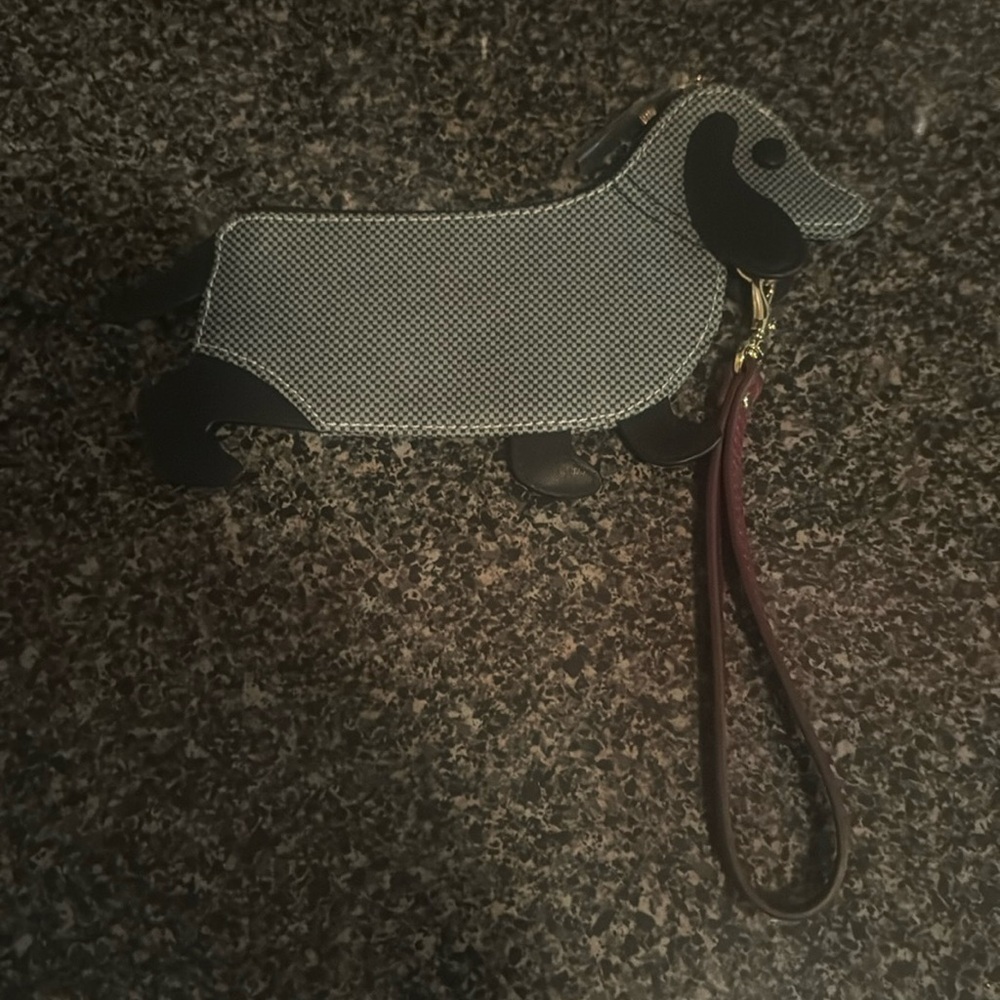 India Hicks women’s wristlet